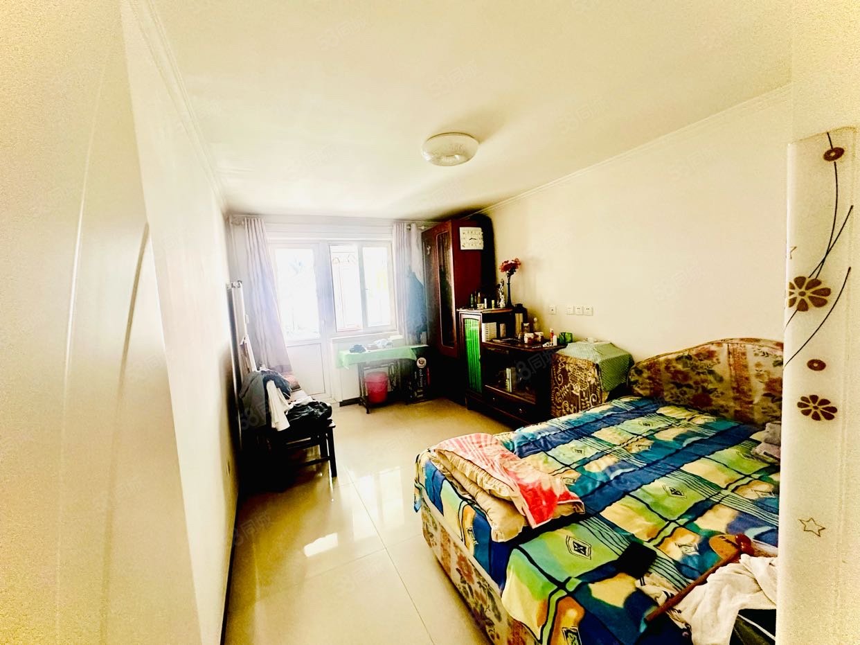 古城街道燕山水泥廠社區(qū)2室1廳1衛(wèi)62.34㎡南北190萬