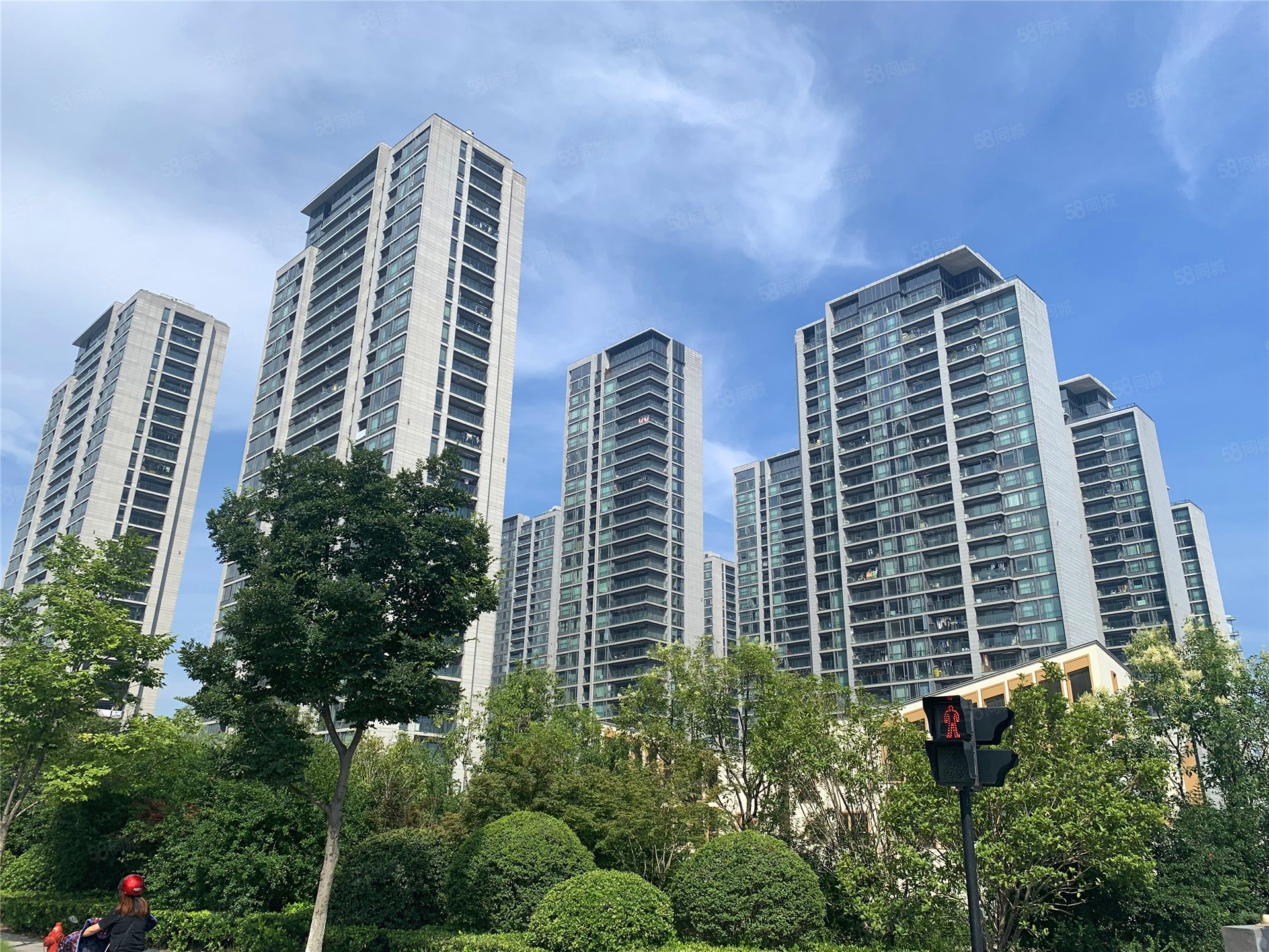 绿城留香园3室2厅2卫100.04㎡南北980万