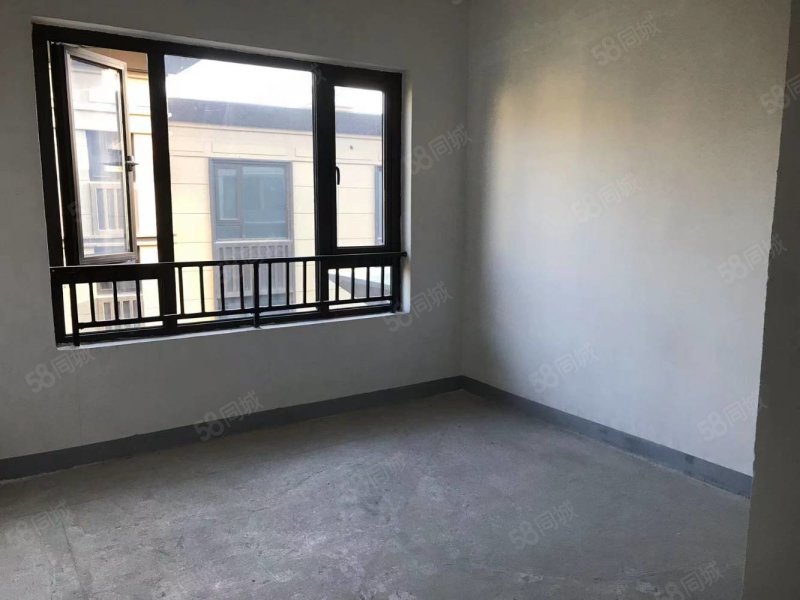 华董城中府(别墅)4室2厅5卫150㎡南210万