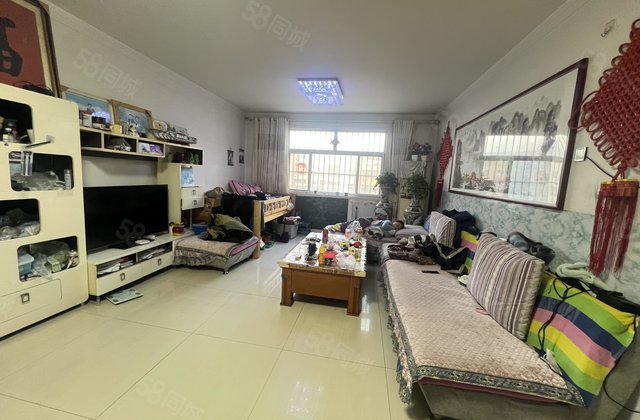 三里铺 电梯房  中层 阳光实验 香江附近区妇 幼 月亮湾