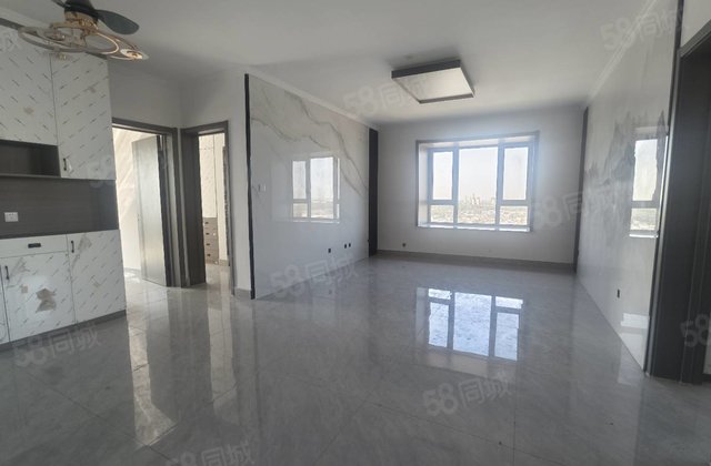 房东急售 西边户 新未住 精装修 送车位 储藏室的 保证真实