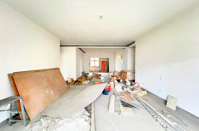 保利香槟国际4室2厅195.92㎡398万二手房图片