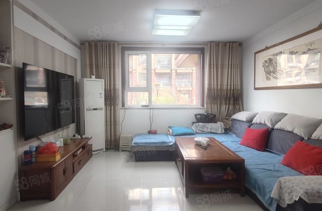 七中东邻，欧式洋房低公摊！精装三室双卫，带储藏室通透采光很好