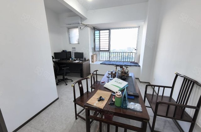 建设路南 急售 走一手   出 时代美境公寓 一室一厅