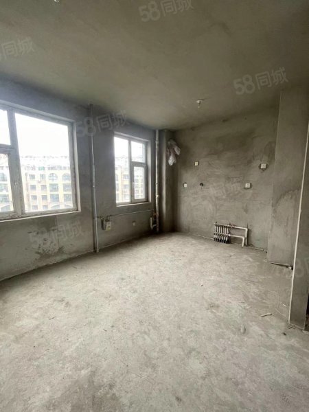 吉粮康郡3室2厅1卫118㎡南北48万
