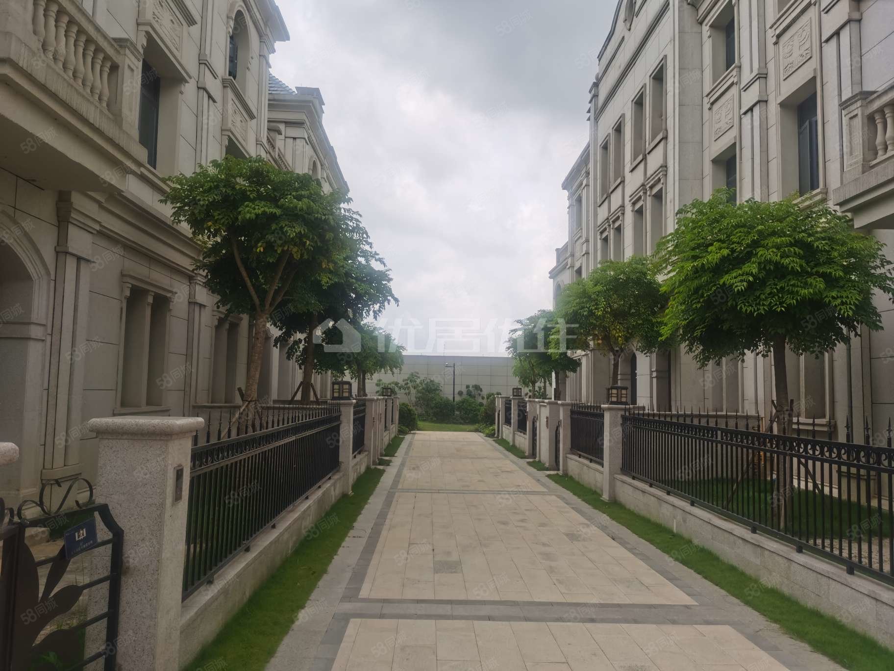 别墅亏本100w出售 上下四层加双露台 温泉家门口,国悦九曲湾-南宁58