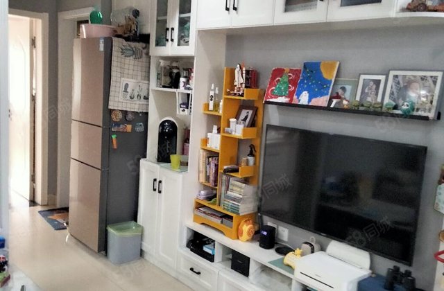 二中，聊大中医院附近，电梯房精装修，好楼层，南北通透，储藏室