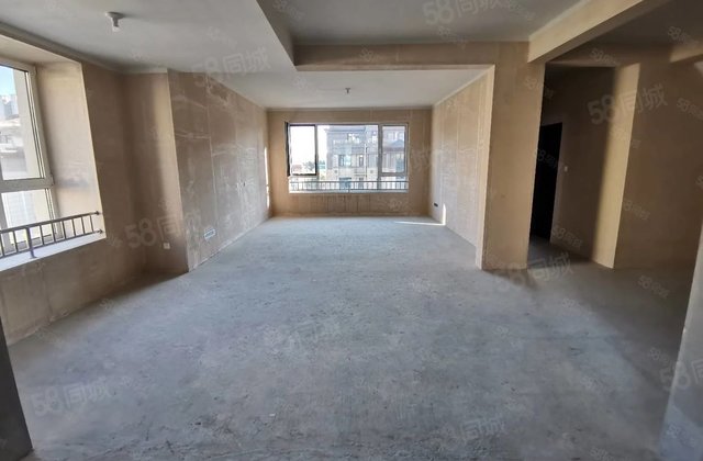 南院，1楼2楼加负一层负二层，三个车位。