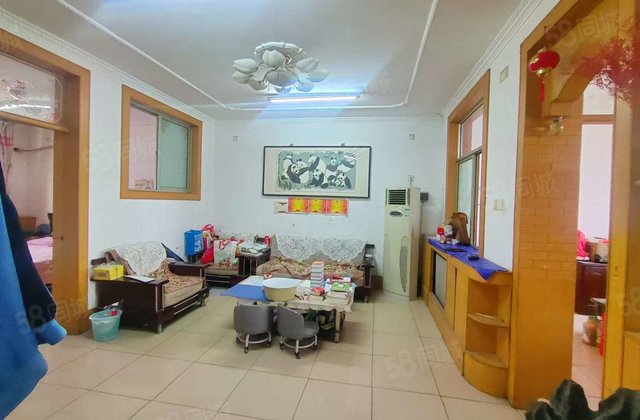 文轩本部 多层免大税 三室双阳台 停车方便 随时看房