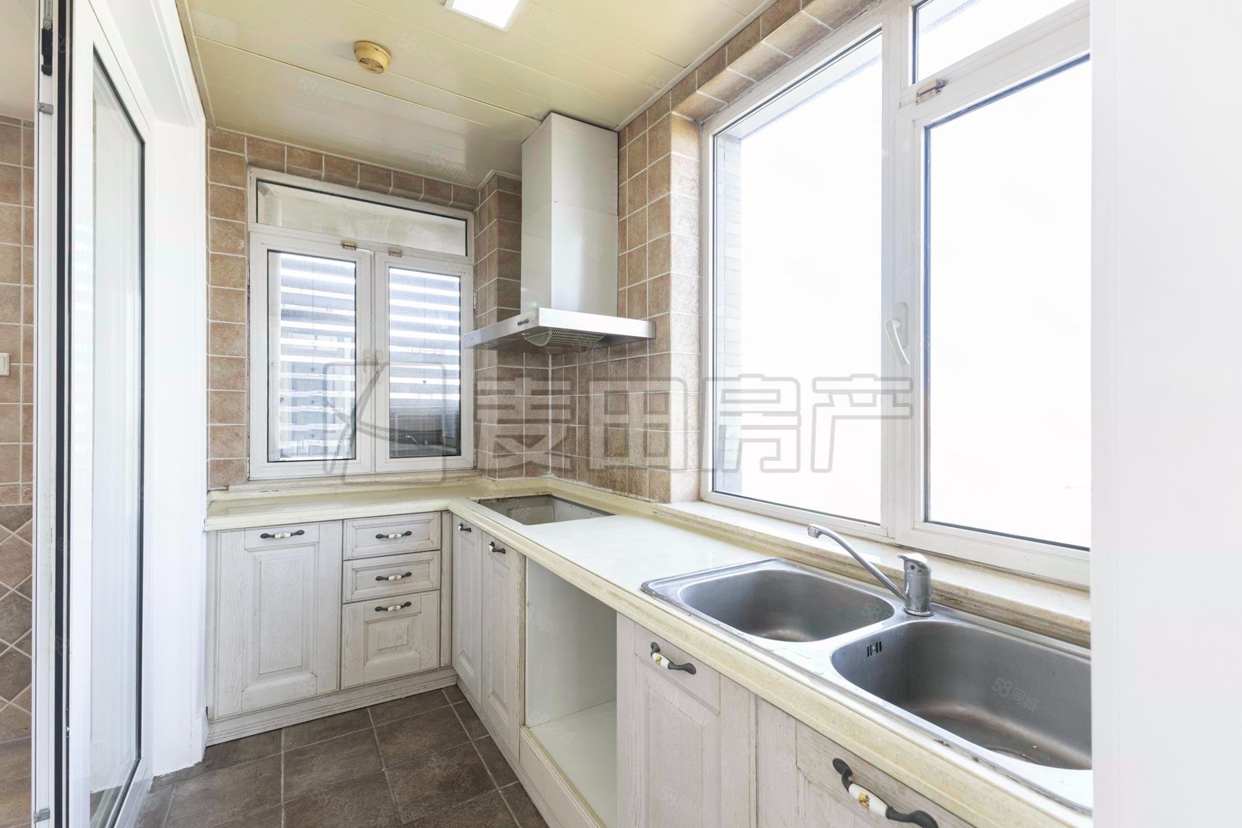 魯藝上河村(三區(qū))4室2廳4衛(wèi)263㎡南北3380萬(wàn)