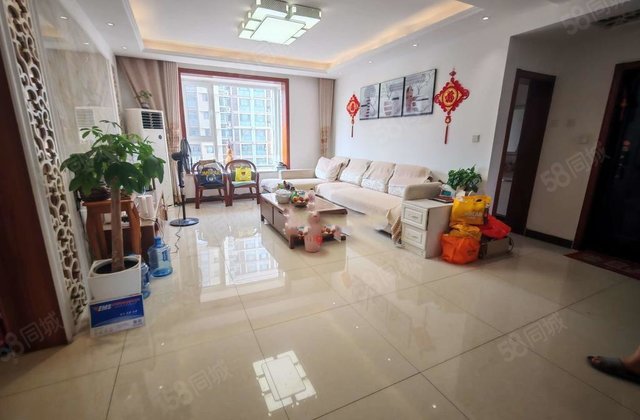 文轩本部，龙湾南邻，电梯好户型三室朝阳，看房方便