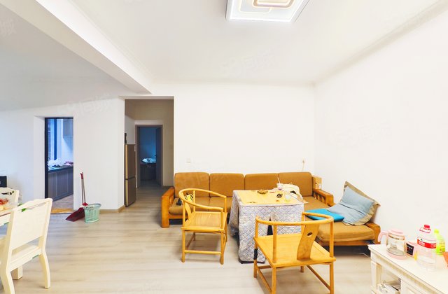 涟源百货城3室2厅113.76㎡70万二手房图片