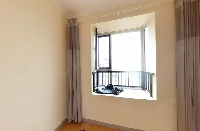 金城山水(文博路)3室2厅140㎡135万二手房图片