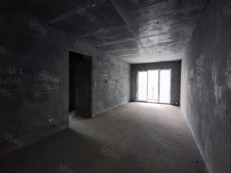 正黄金域名邸3室2厅2卫99㎡南46万