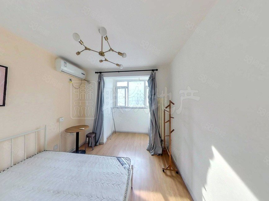 合順家園(西區(qū))1室1廳1衛(wèi)69.83㎡南295萬