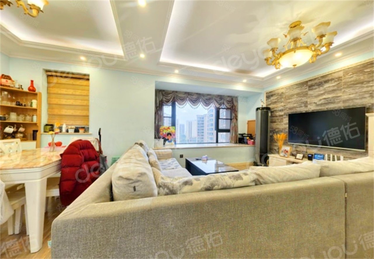 大成郡3室2厅1卫96.22㎡东西130万