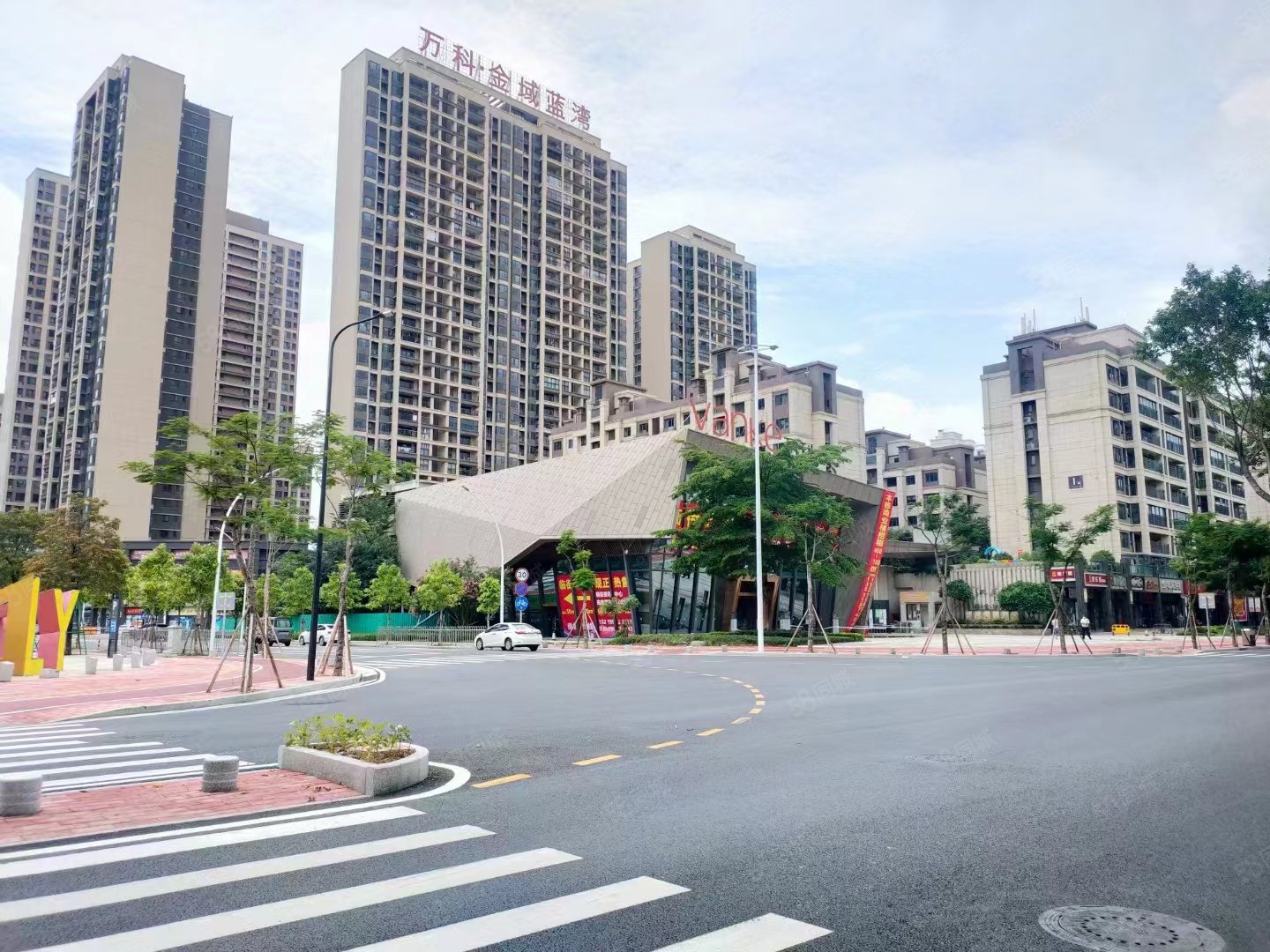 中山石岐大信商圈岐江河畔高端小区万科金域蓝湾精装四房诚意出售