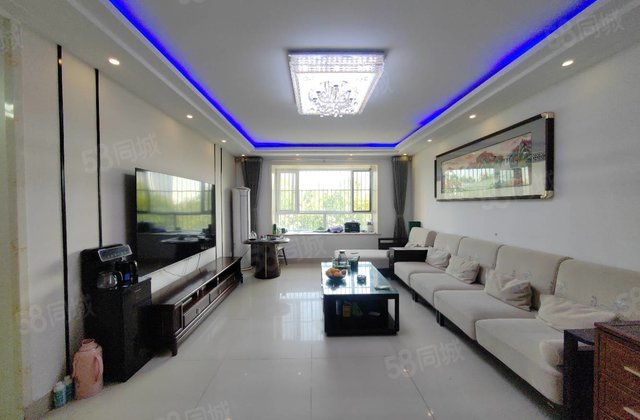 精装修 三室双卫 一梯两户的西户 方正好户型 可按揭