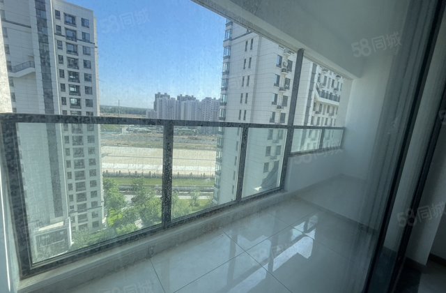 急售  次新房 独门独户 三叶草户型 带车位储藏室