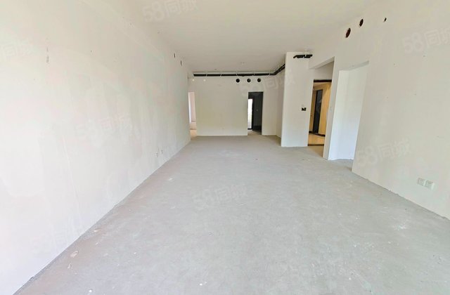 人居柏云庭4室2厅165.91㎡185万二手房图片