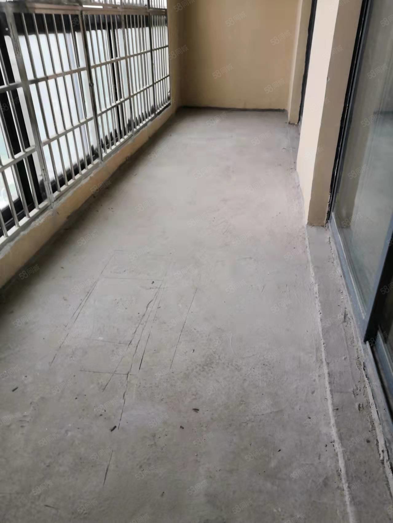 加侨侨城壹号(C区)3室2厅2卫108.51㎡南65万