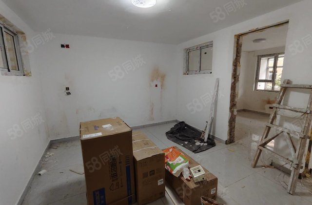 实验 文轩外国语 家属院二楼 地暖房 停车方便 随时看房