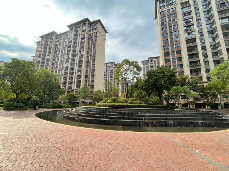 【10图】七星区 融创万达文旅城1期已下证4居带露台115平仅售85w,桂林