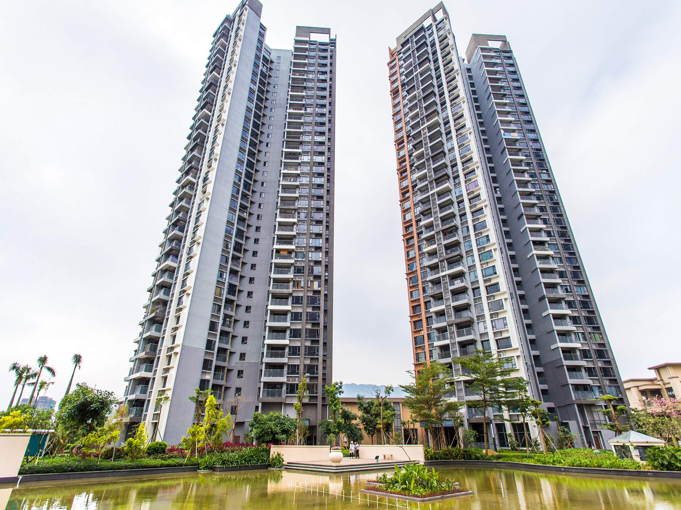 雅居乐万象郡1期3室2厅2卫115㎡西南120万