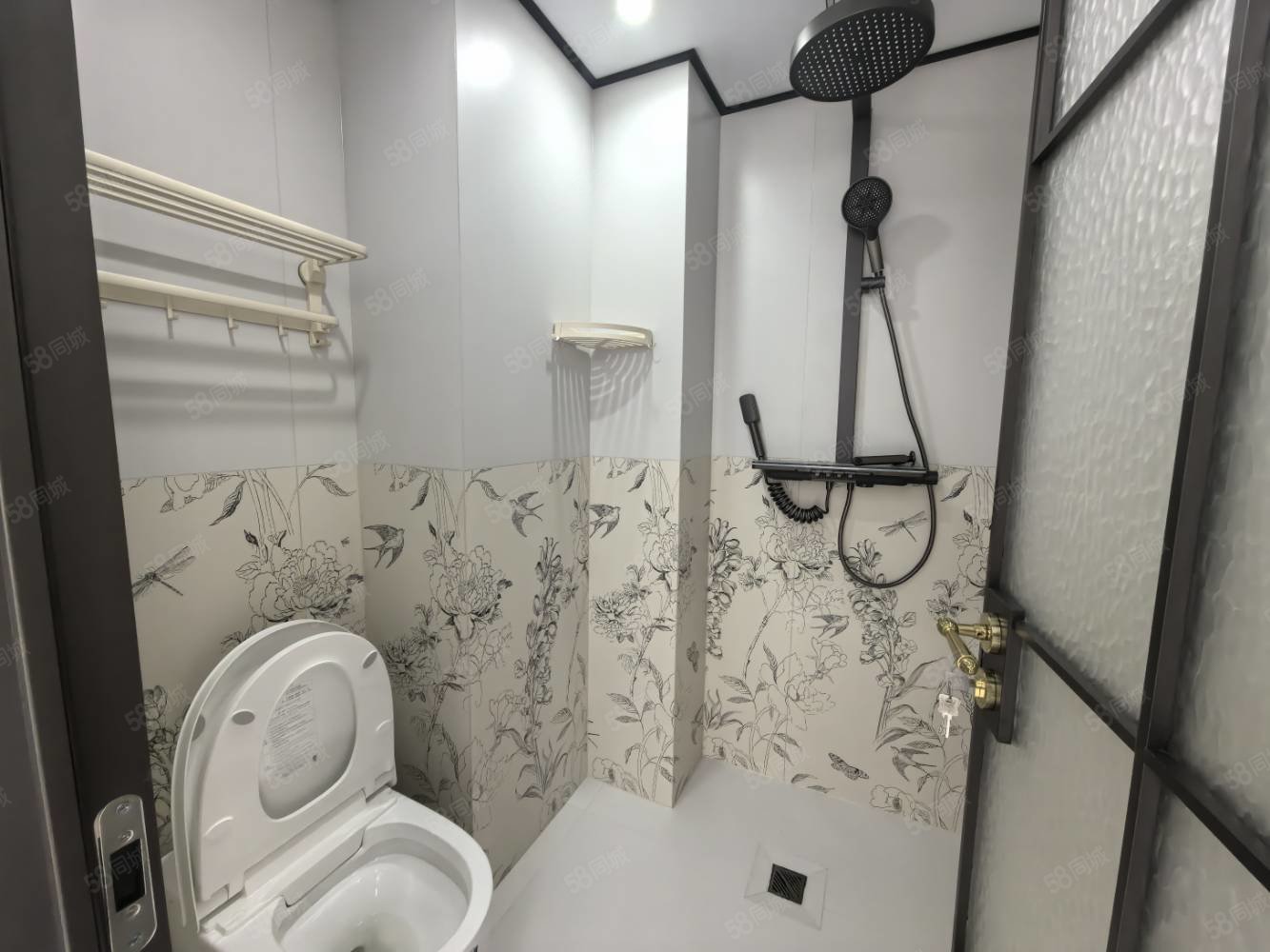 胜利嘉园3室2厅2卫124㎡南北85.8万