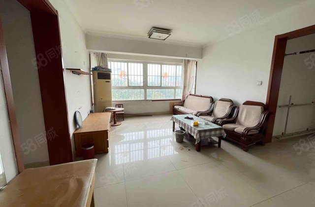 急售嘉禾公寓C座 东边户振兴路与卫育路交叉口 户型很好