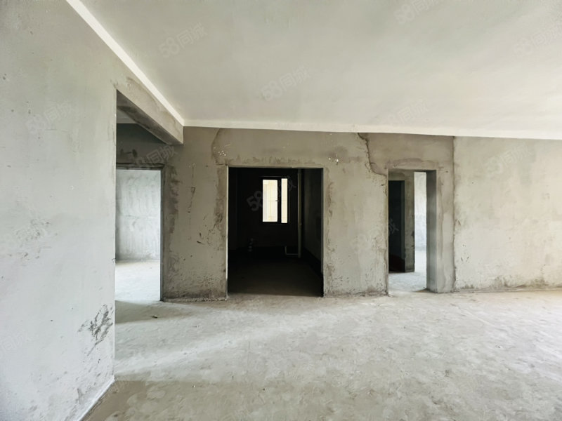 天纵御府3室2厅2卫119㎡南北85万