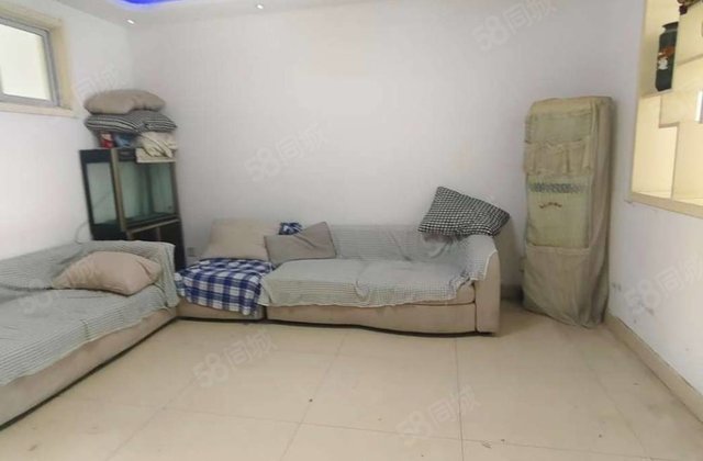 巡防大队家属院 中间楼层 低密宜居 带电梯 南北通透 小三房