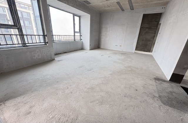 万为江南里4室2厅135㎡54.8万二手房图片