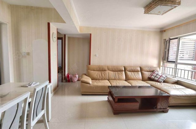 水岸花语，三居室，免大税，带储，总价低，随时看房