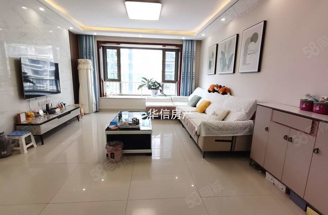 急售贵华苑小区 汇金街 带车位 户型很好价格不高