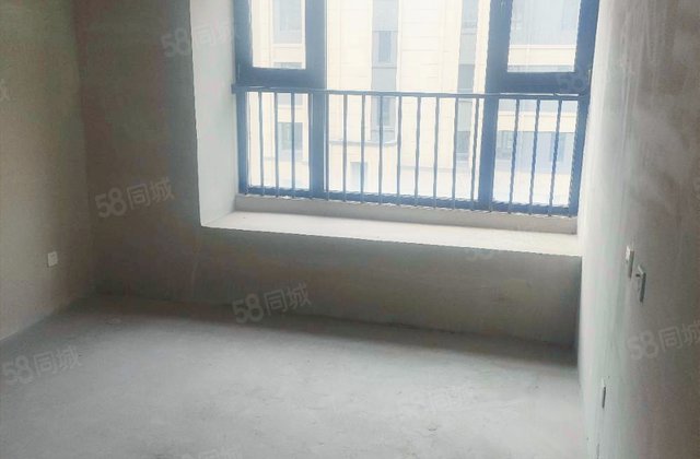 华侨城欢乐莲泉4室1厅118㎡53万二手房图片