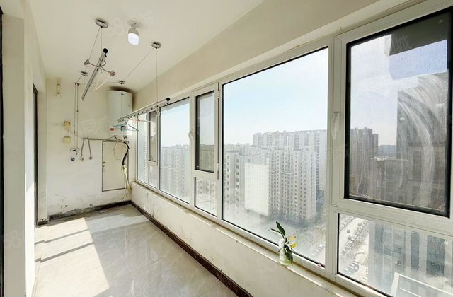 文苑 二中电梯边户 全明户型 南北通透 免大税可按揭看房方便