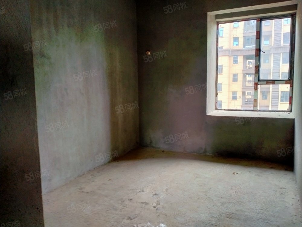 滨江明珠3室2厅2卫128.5㎡南66.7万