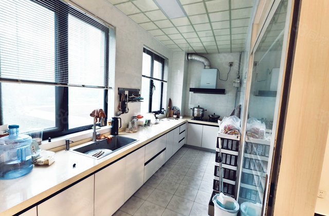 绿城百合新城3室2厅2卫135.94平方 ，免大税