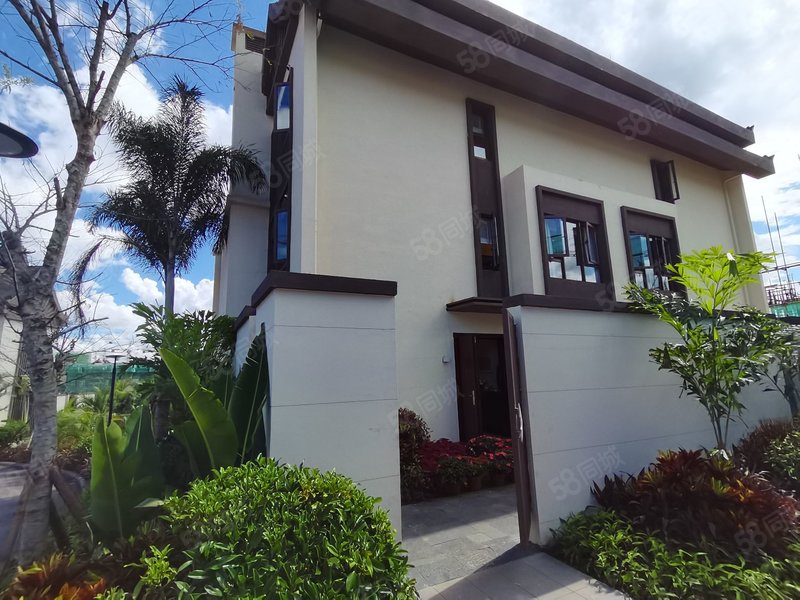 融创 爬山墅 独门独院 4房 总三层送超大花园 总价低