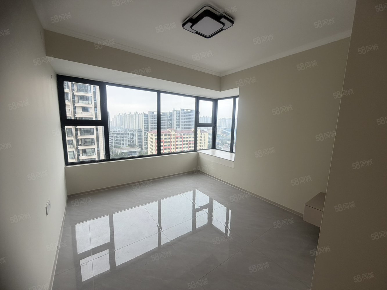 万达大都会公元3室2厅2卫115㎡南北70万