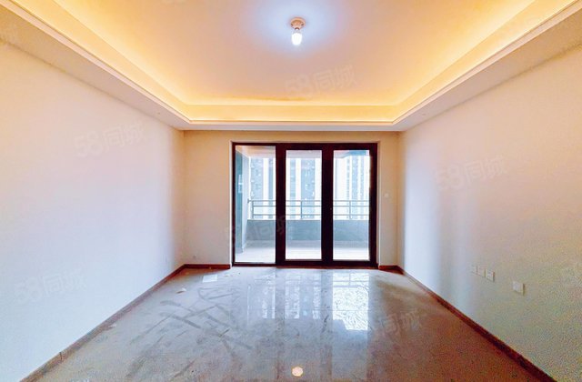 新一中对过，三叶草双阳台，带子母车位带储藏室，实验培文外国语