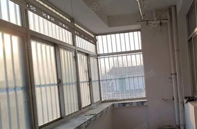 凤栖苑 ，南北通透，观布局适宜居住，送地下室，欢迎看房