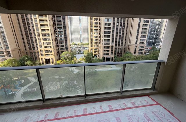 中海铂悦府4室2厅143㎡125万二手房图片