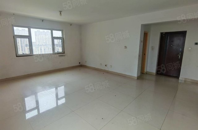 民生凤凰城一号院南邻丶观东昌湖景，带车位储藏室免大税，急售。