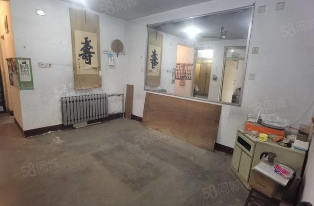 一楼，一楼，汽车总站，振兴路  ，两室，诚心出售，停车方便