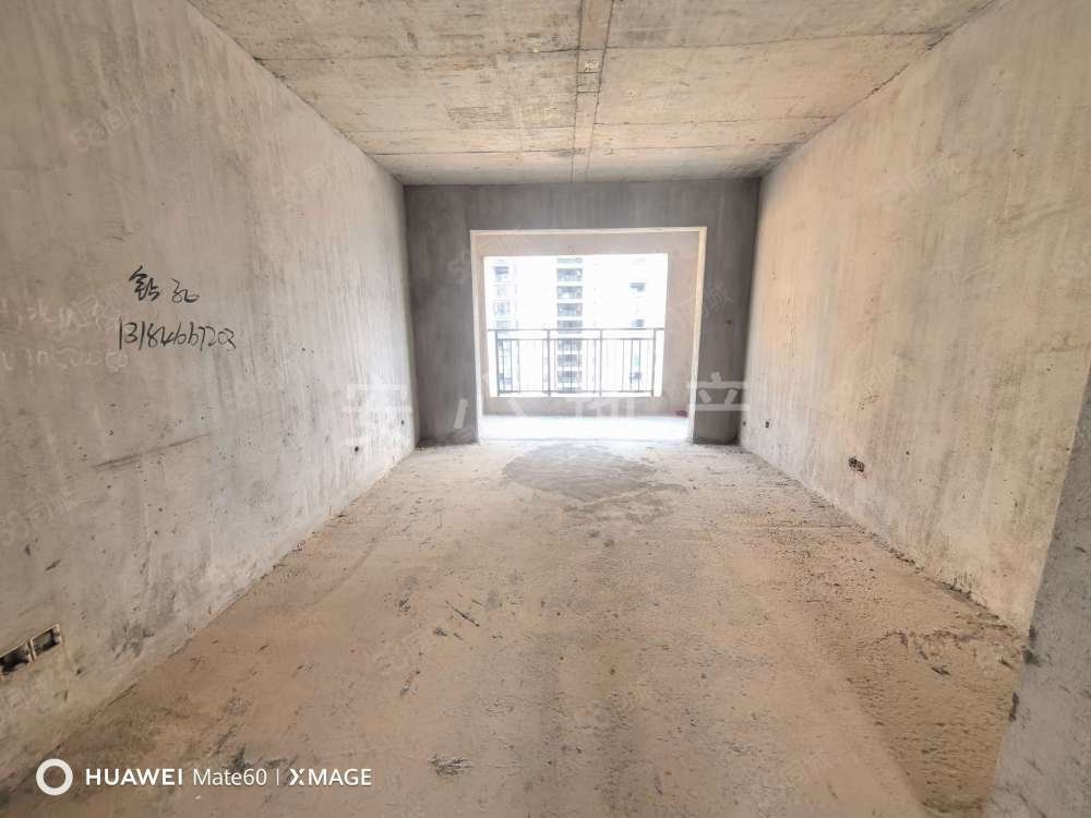 东湖花苑3室2厅1卫120㎡南北96万