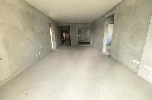 正黄领地翡翠公园4室2厅129㎡89万二手房图片