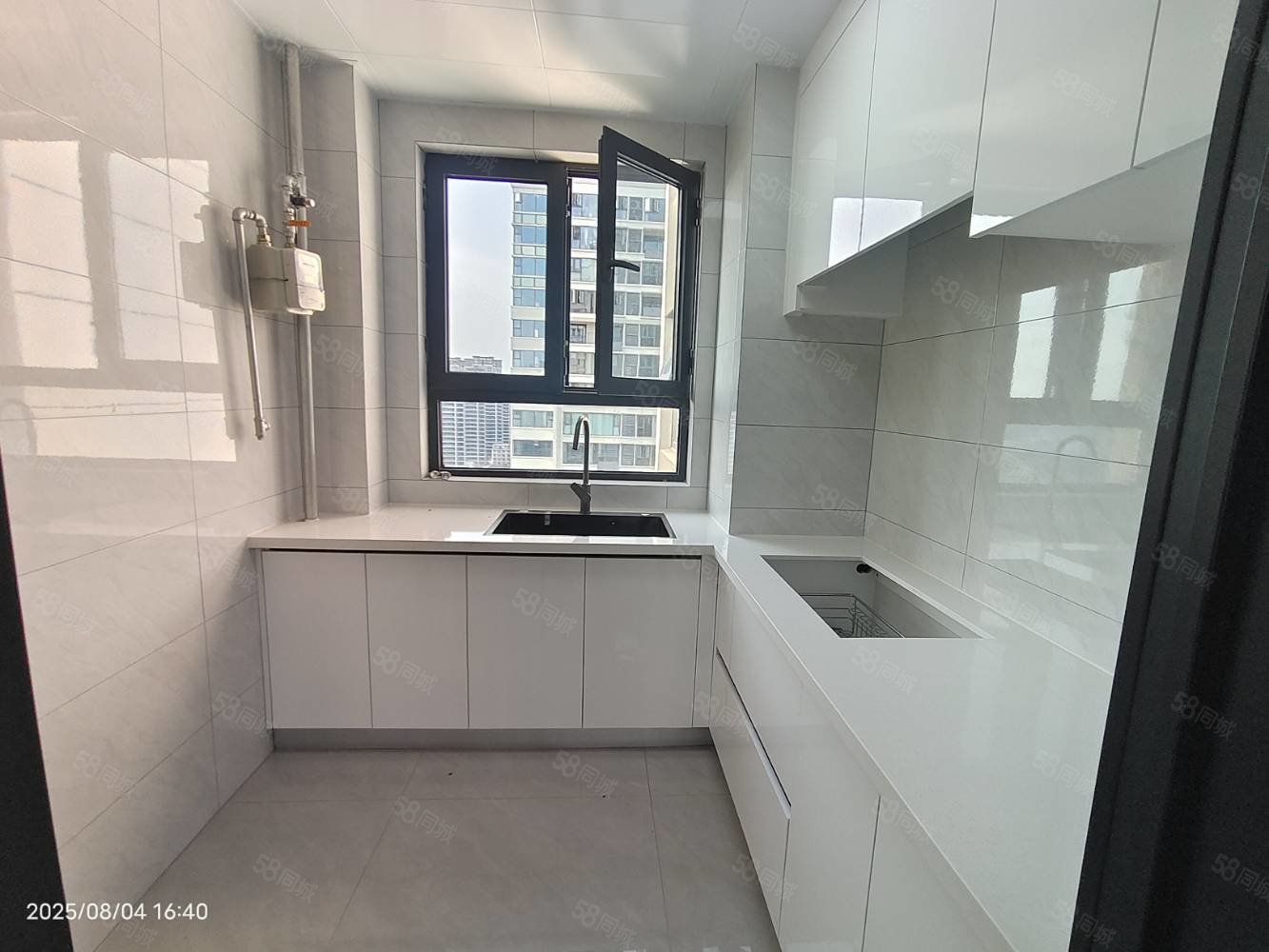 万达大都会公元3室2厅2卫116㎡南北70万