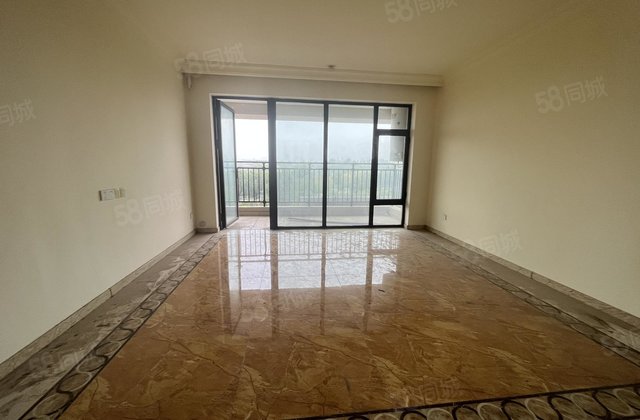 碧桂园翡丽湾，小高层四室双卫，带车位，看房方便